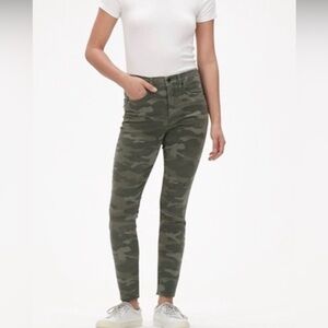 GAP Camo Skinny Jeans in camo
